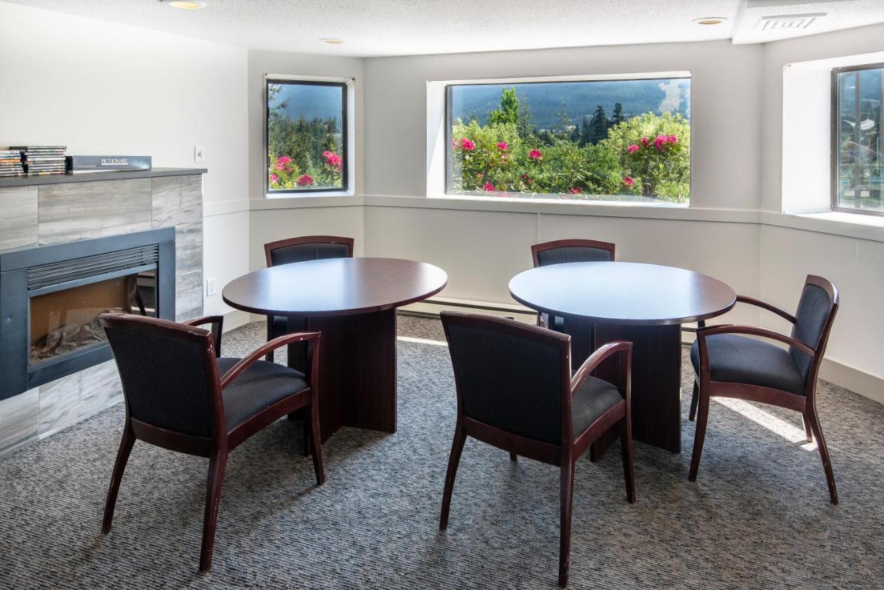 The Ironwood On Blueberry Hill Apartment Whistler Luaran gambar