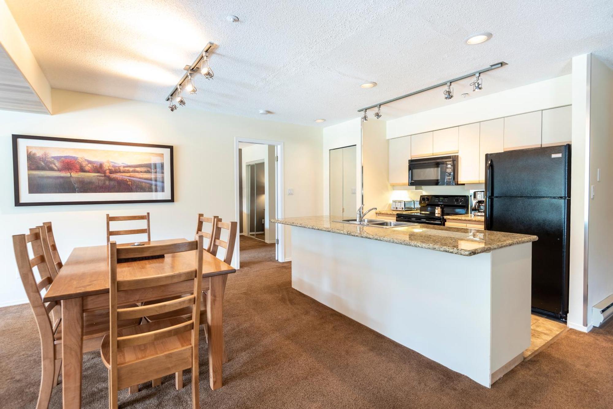 The Ironwood On Blueberry Hill Apartment Whistler Bilik gambar