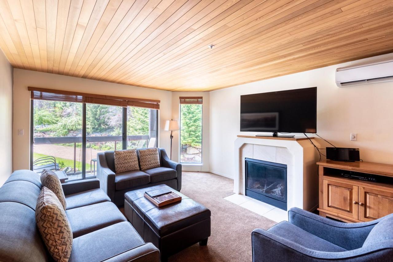 The Ironwood On Blueberry Hill Apartment Whistler Luaran gambar