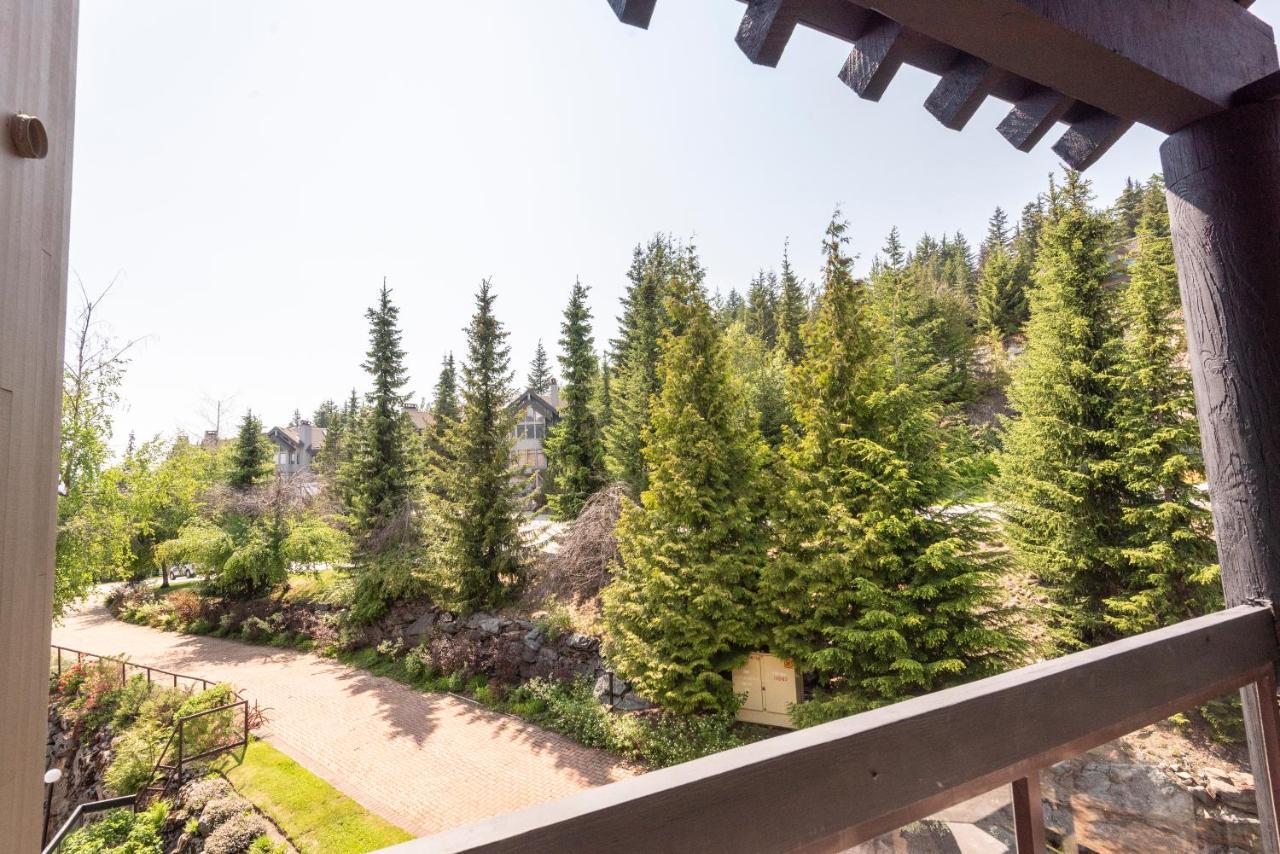 The Ironwood On Blueberry Hill Apartment Whistler Luaran gambar